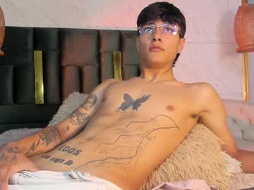 Santiago_Cortezz Chaturbate stream image from April 14, 2026