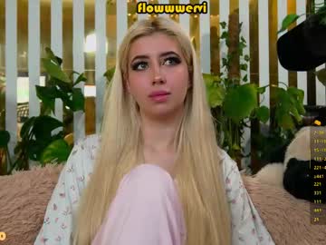 Violetttttacb Chaturbate stream image from April 14, 2026