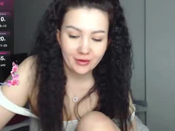 Alexa_Cruze Chaturbate stream image from April 14, 2026