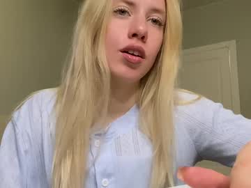 Lumineess Chaturbate stream image from April 14, 2026