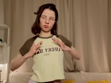 Serinazele Chaturbate stream image from April 14, 2026