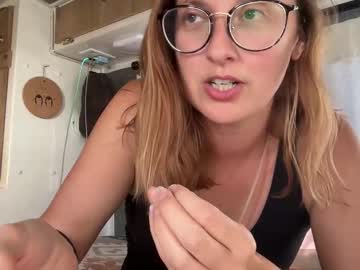 Wanderlustjade Chaturbate stream image from April 14, 2026