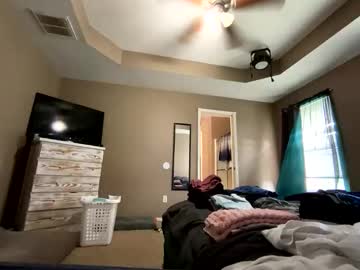 Creeksidecouple Chaturbate stream image from April 14, 2026