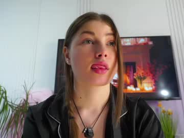 Sandiule Chaturbate stream image from April 15, 2026