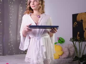 Alieness Chaturbate stream image from April 15, 2026