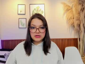Amberbenelli Chaturbate stream image from April 15, 2026
