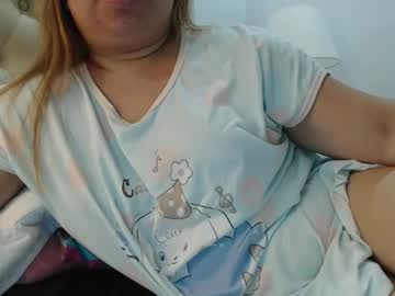 Facecum01 Chaturbate stream image from April 15, 2026