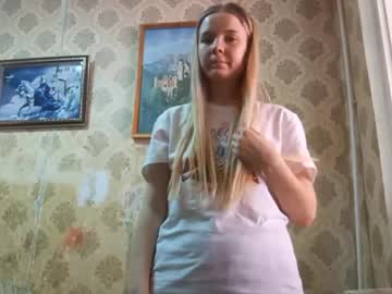 Karrensemprini Chaturbate stream image from April 15, 2026