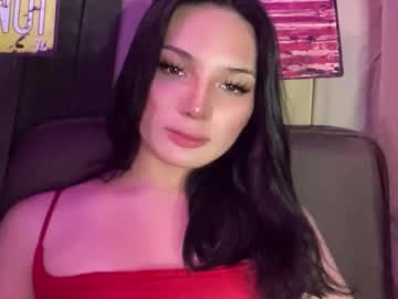 Krysslutygirl Chaturbate stream image from April 15, 2026