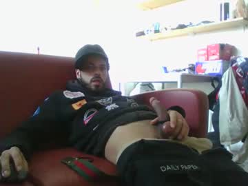 Triestjoe Chaturbate stream image from April 15, 2026