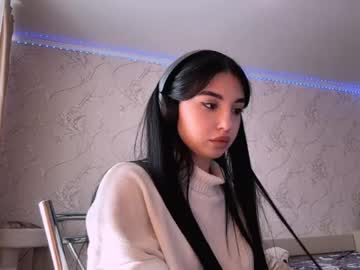 Laruebrazzle Chaturbate stream image from April 15, 2026