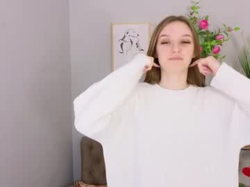 Marta_Genne Chaturbate stream image from April 15, 2026