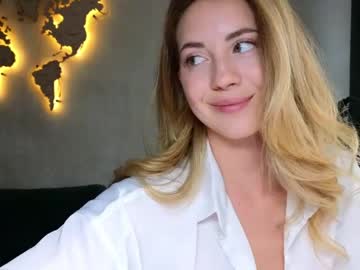 Emmi_Rosee Chaturbate stream image from April 15, 2026