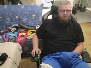Julcs Chaturbate stream image from April 15, 2026