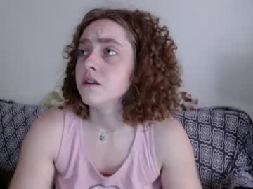 Strawberrylotsacake Chaturbate stream image from April 15, 2026