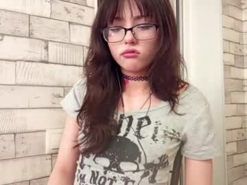 Doretharuschak Chaturbate stream image from April 15, 2026