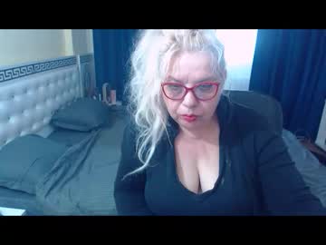 Sonyamilf Chaturbate stream image from April 15, 2026
