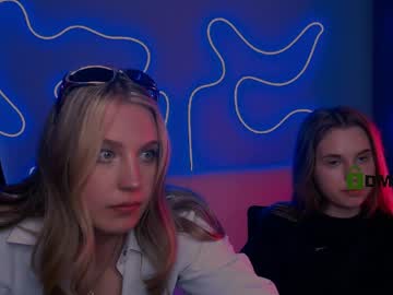Shinykaya Chaturbate stream image from April 15, 2026