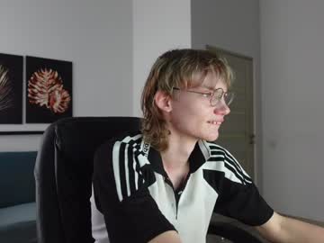 Dave_Redmond Chaturbate stream image from April 15, 2026