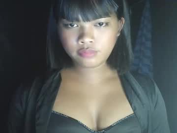 Heavenlysexkendal Chaturbate stream image from April 15, 2026