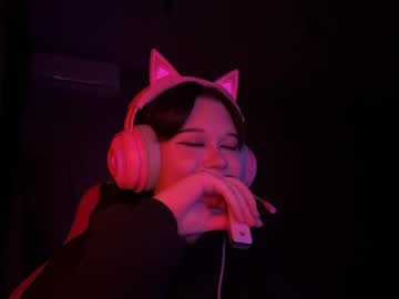 Alinalovelove Chaturbate stream image from April 15, 2026