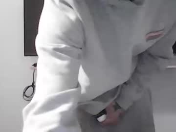 Tommykiwistyle Chaturbate stream image from April 15, 2026