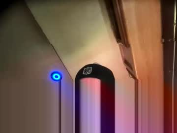 Wingnuttowerguy Chaturbate stream image from April 15, 2026