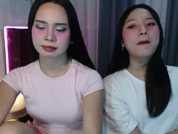 Hoelymolly Chaturbate stream image from April 15, 2026