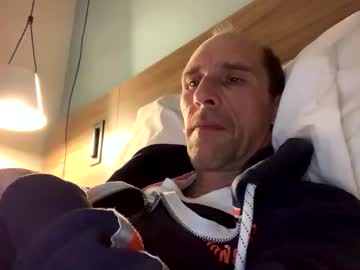 14at213 Chaturbate stream image from April 15, 2026