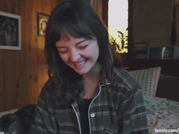 _Freckles Chaturbate stream image from April 15, 2026