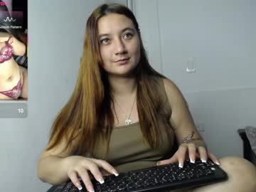 Carolinee_Fooox Chaturbate stream image from April 15, 2026