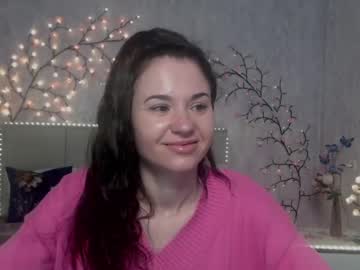 Kiaracriegs Chaturbate stream image from April 15, 2026