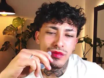 Stevennavarro Chaturbate stream image from April 15, 2026