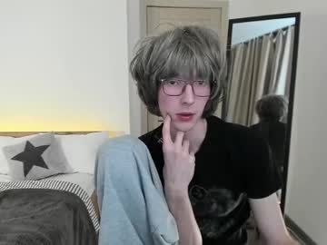 White_Vibee Chaturbate stream image from April 15, 2026