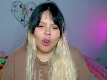 Elymoon Chaturbate stream image from April 15, 2026