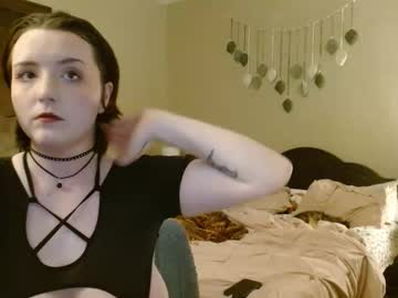 Littlestpuppet Chaturbate stream image from April 16, 2026