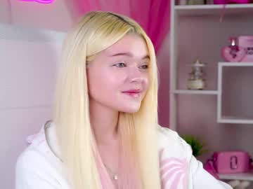 Adelecartier Chaturbate stream image from April 16, 2026