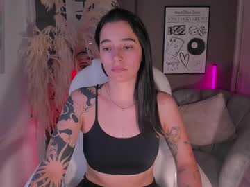 Georginamontclair Chaturbate stream image from April 16, 2026