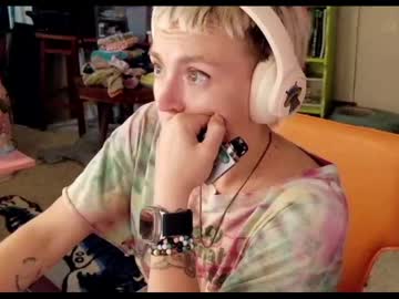 Ejrabloom Chaturbate stream image from April 16, 2026