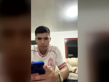 Juanieuo Chaturbate stream image from April 16, 2026