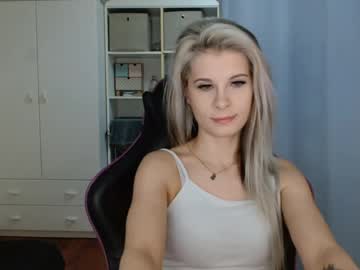 Kristineamore Chaturbate stream image from April 16, 2026