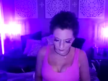Dixieglam Chaturbate stream image from April 16, 2026