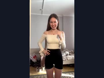 Aurorabir Chaturbate stream image from April 16, 2026