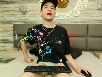 Maikol_Newman Chaturbate stream image from April 16, 2026