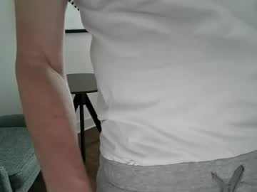 Cammyman6900 Chaturbate stream image from April 16, 2026