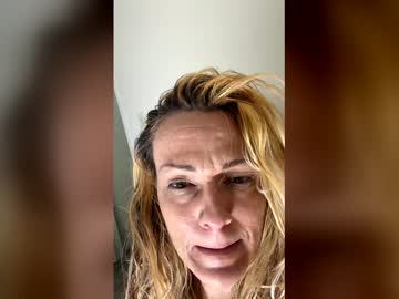 Smittenkitten808 Chaturbate stream image from April 16, 2026