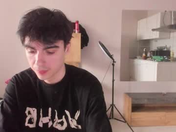 Stralght_Twinks Chaturbate stream image from April 16, 2026