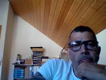 Gen3841 Chaturbate stream image from April 16, 2026