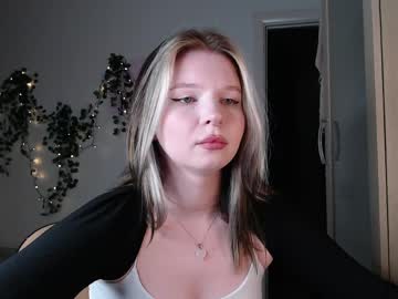 Ggreenlightsss Chaturbate stream image from April 16, 2026