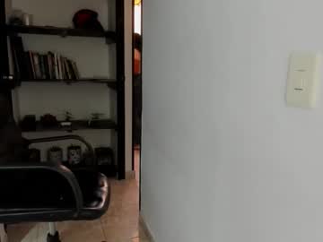 Wetmoanl Chaturbate stream image from April 16, 2026